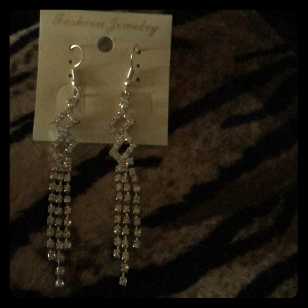 Dangle earrings